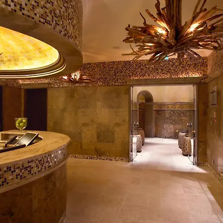 Grande Real Villa Italia Hotel & Spa - A Leading Hotel Of The World-3